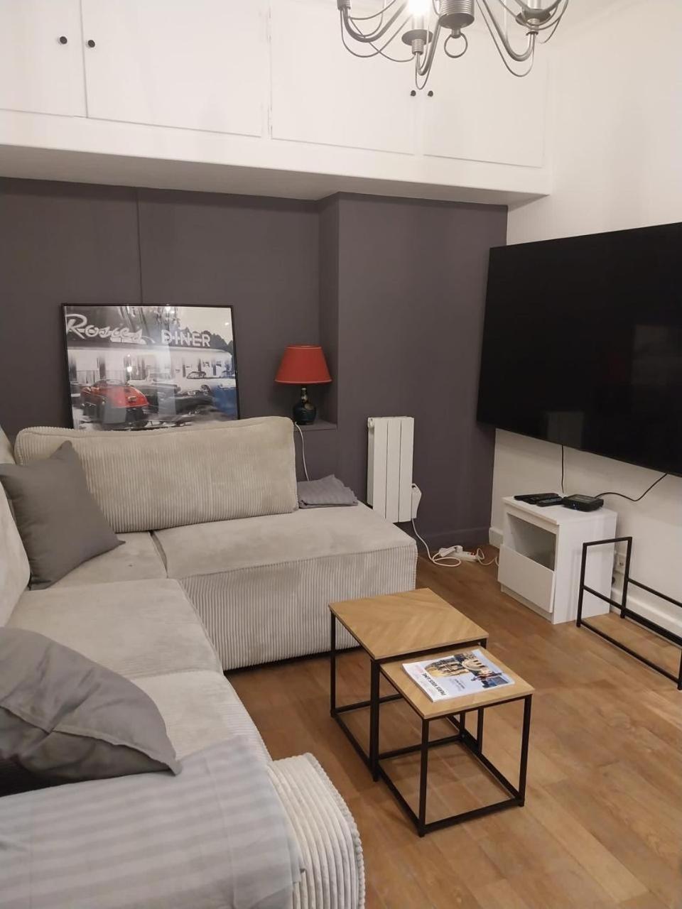 Apartment Cosy Dans Le Marais